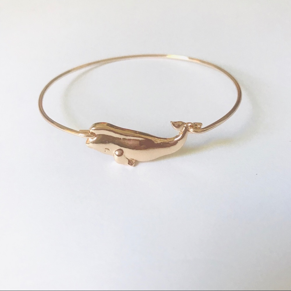 Charming Gold Whale Bracelet! - Picture 2 of 3